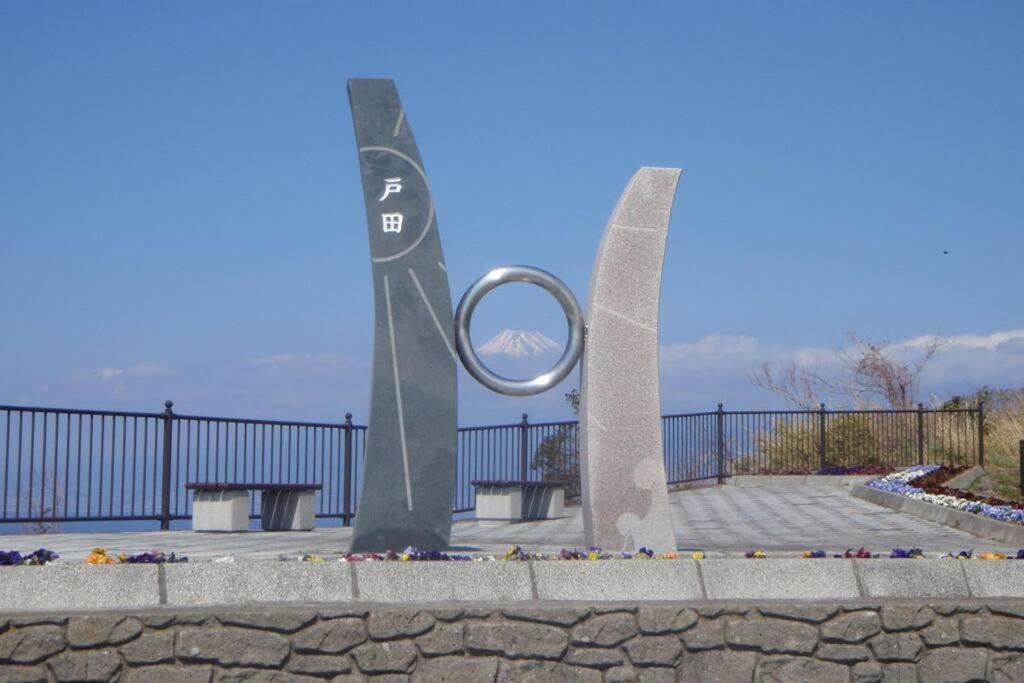 御浜岬の至福を一身に味わう 一軒家貸切宿で贅沢なバーベキューを楽しみながら夕陽に染まる戸田湾の美しさを満喫 Numazu Exterior foto
