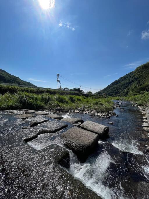 御浜岬の至福を一身に味わう 一軒家貸切宿で贅沢なバーベキューを楽しみながら夕陽に染まる戸田湾の美しさを満喫 Numazu Exterior foto